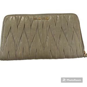 Miu Miu Large matelassé leather wallet, Green Gold - Pre-Owed Condition